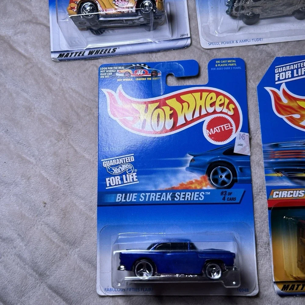 Hot‎ Wheels Set Of 5 Cars Diecast 1:64 NIB
